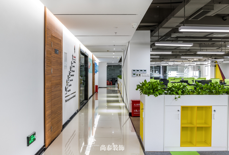 走廊裝修實(shí)拍圖