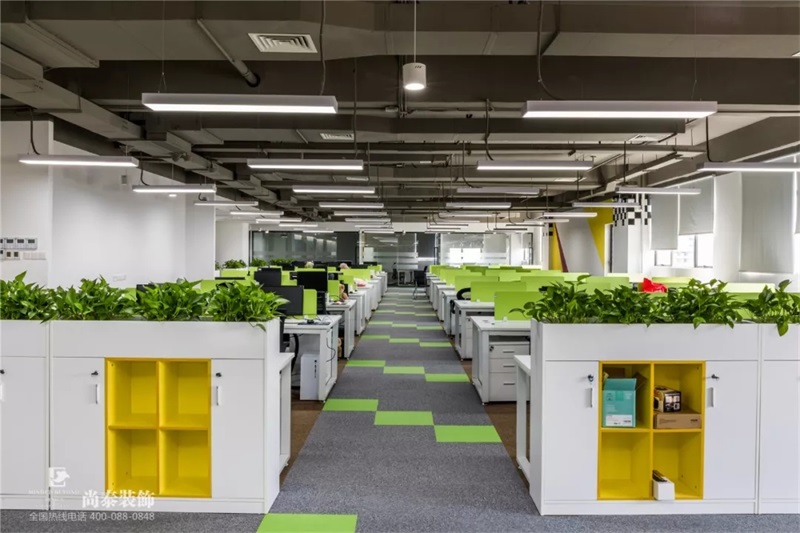 辦公區(qū)裝修實(shí)景圖