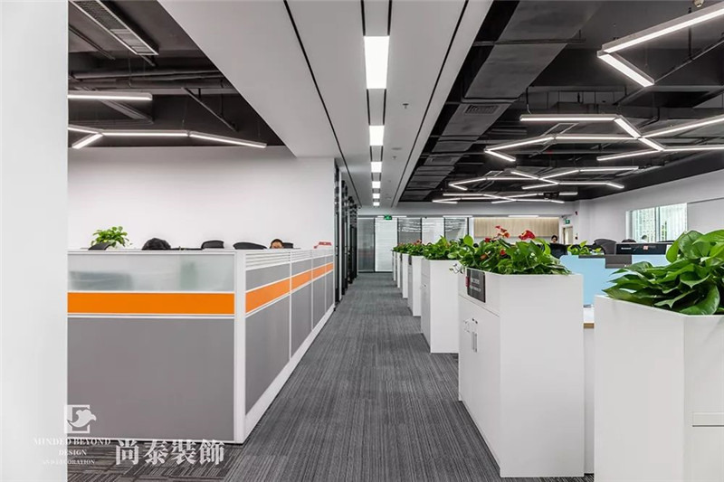 物業(yè)管理公司辦公室辦公區(qū)裝修實景圖