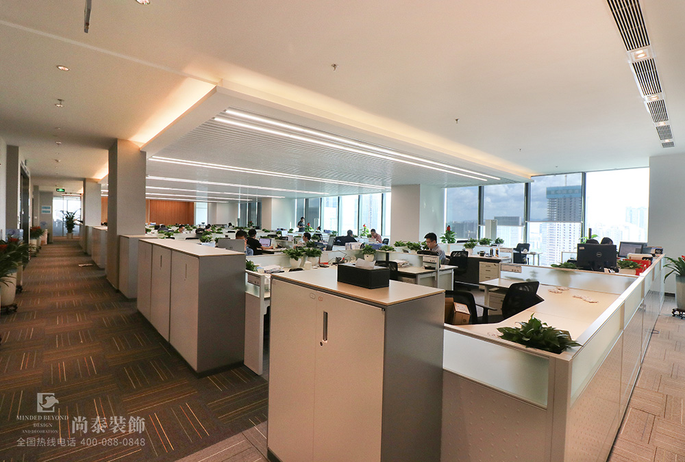 深圳南山儲能大廈融創(chuàng)地產(chǎn)辦公室裝修實(shí)景圖