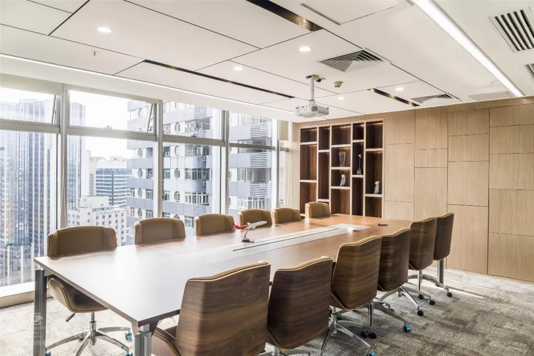 物流公司辦公室會(huì)議室裝修實(shí)景圖