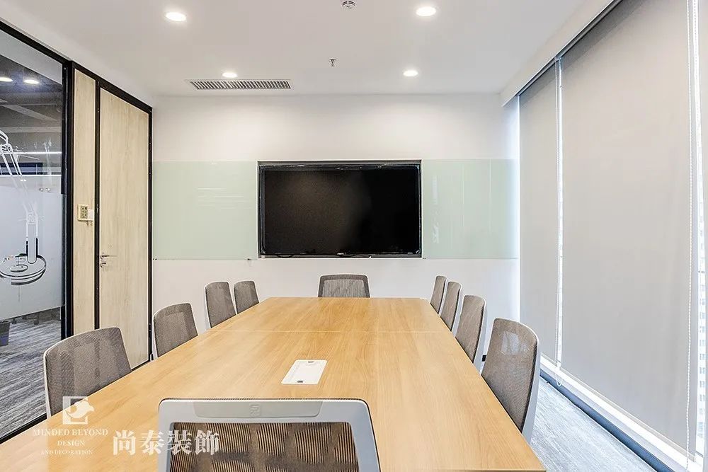 電子產(chǎn)品公司辦公室會議室裝修實(shí)景圖